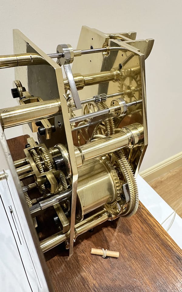 victorian-mahogany-floorstanding-regulator-longcase -clock-movement-detail image of a substantial quality brass regulator movement with deadbeat escapement and jewelled pallets.