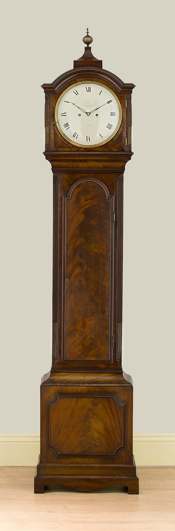 georgian-longcase-clock-thwaites-london-master image of a high quality longcase clock made in 1808 by john Thwaites of London.