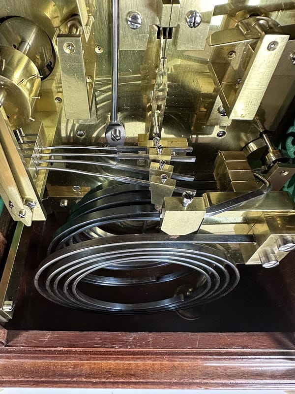 bull-bedford-quarter-chiming-mahogany-antique-bracket-clock-movement-image-two image of thantique clock movement coiled blued steel gongs for Westminster chimimg