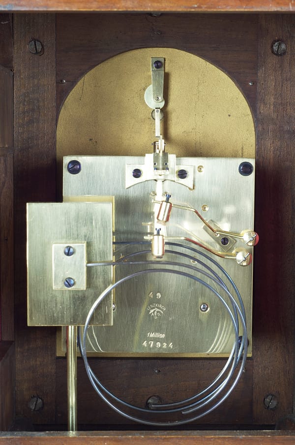 burr-walnut-lenzkirch-quarter-chiming-bracket-mantel-clock-movement image of finely restored Lenzkich clock movement