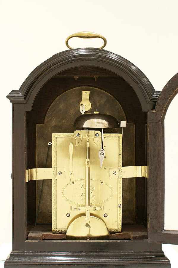 london-georgian-single-pad-top-fusee-bracket-table-clock-movement Detailed image of the fine quality 8 day movement.